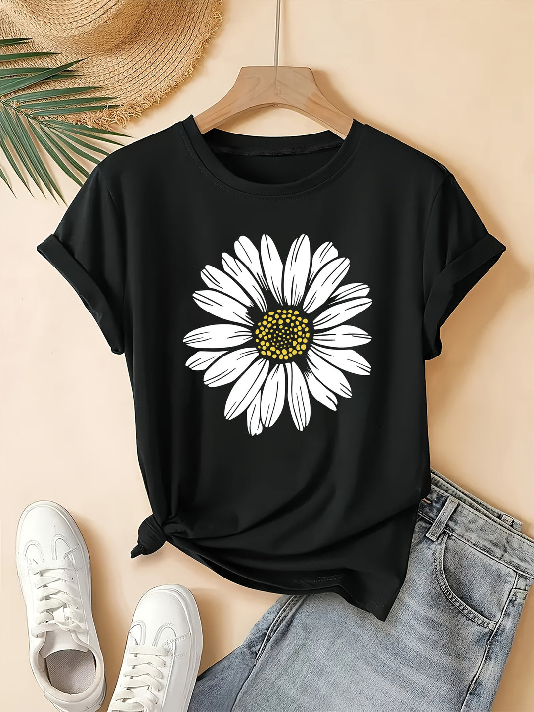 Daisy™ | Floral Print Crew Neck Tee